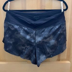 NWOT. Athleta 3.5” Run With It Shorts